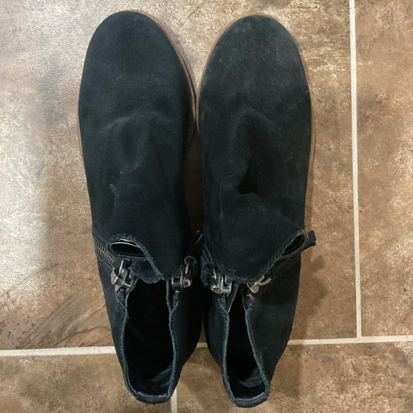 Gianni Bini Suede Black Zipper Ankle Booties Size 8 - Picture 4 of 5